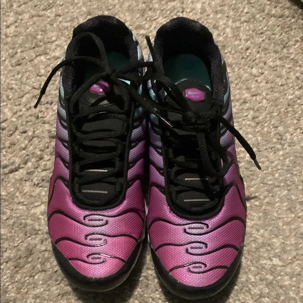 Nike Purple and Black Sneakers